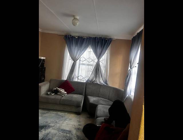 8 BEDROOM HOUSE FOR SALE IN BIRCH ACRES